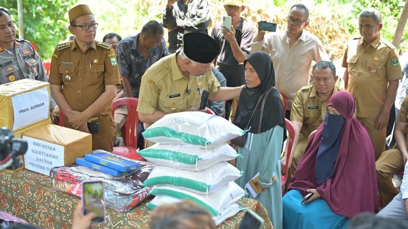 Gubernur Sumbar Serahkan Santunan dan Bantuan Pokok untuk Keluarga Nia, Gadis Penjual Gorengan Yang Jadi Korban Pemb*n*han