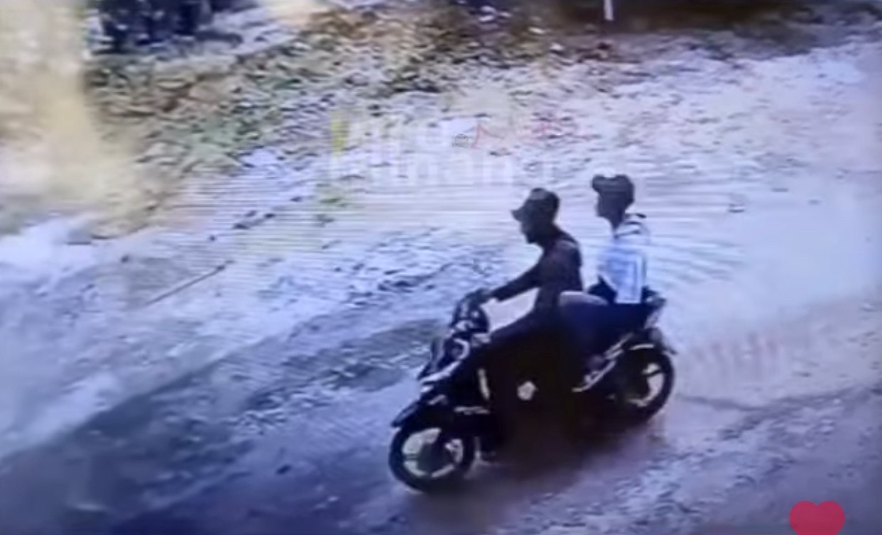Terekam CCTV, Aksi Pelaku Pencurian di Jalan Maransi, Aia Pacah, Padang