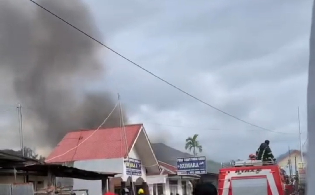 Lima Rumah Terbakar Di Padang, Kerugian Capai Ratusan Juta Rupiah