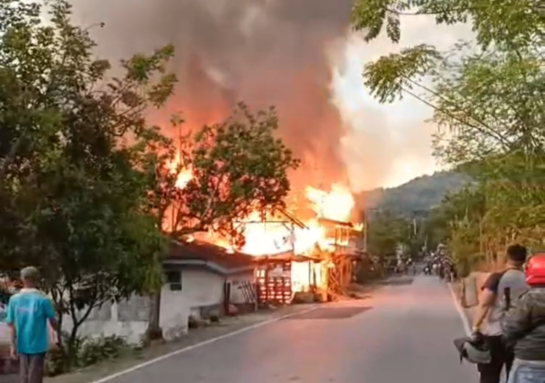 Kebakaran Melanda Jorong Balai Senin dan Bukik Tandang, Lima Bangunan Terbakar