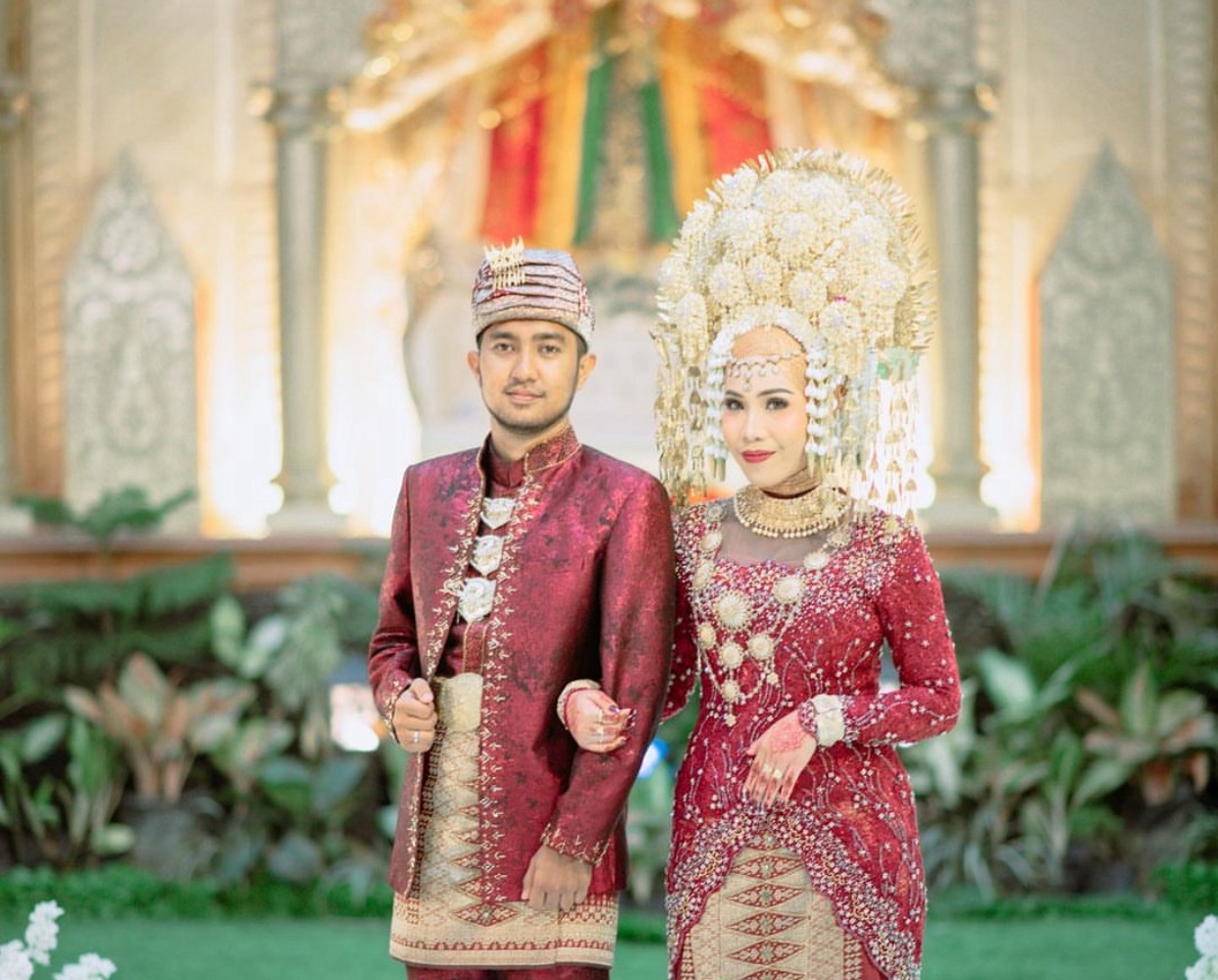 Suntiang Minangkabau: Simbol Kemegahan dan Kehormatan Wanita Minang