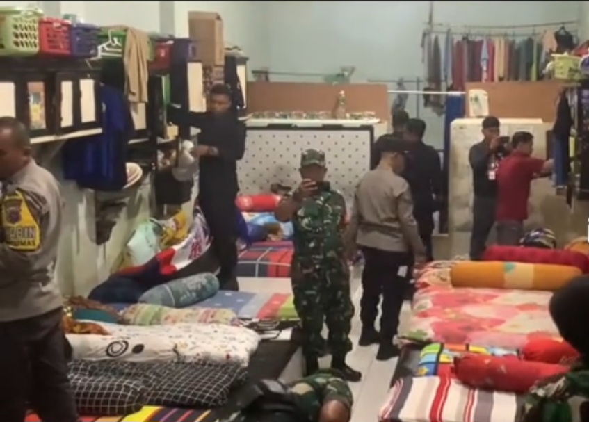 Tim Gabungan Lakukan Penggeledahan di Lapas Padang