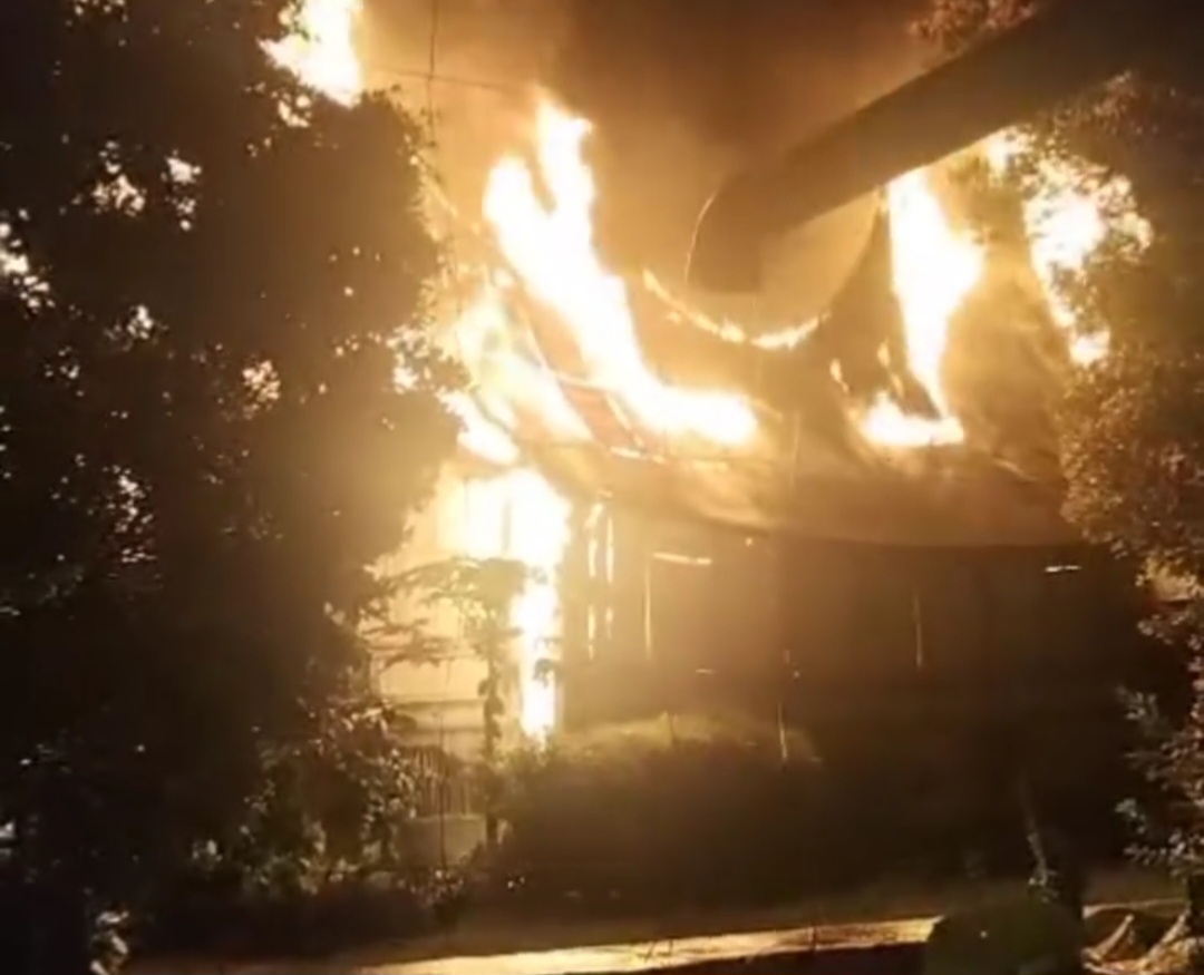 Kebakaran Menghaguskan Rumah Gadang dan Gudang, di Payakumbuh, Pemadaman Berlangsung 2,5 jam