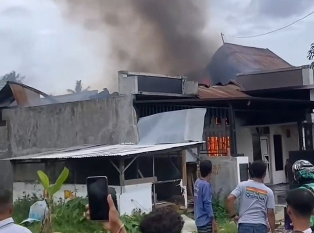 Damkar Padang Tangani Dua Kebakaran Beruntun di Kecamatan Lubuk Begalung