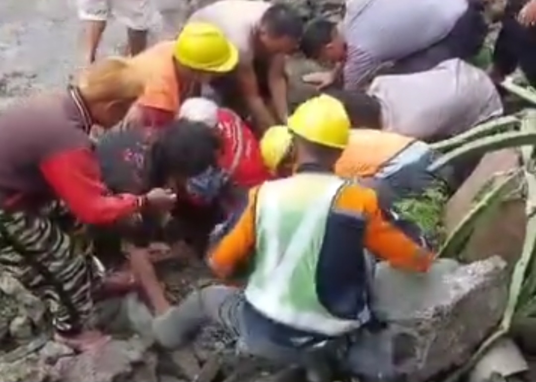 Kecelakaan Kerja di Perbaikan Drainase, Seorang Pria Tertimpa Bangunan di X Koto Tanah Datar