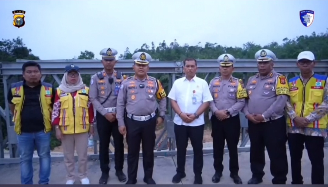 Dirlantas Polda Riau Tinjau Langsung Lokasi Longsor di Jalan Lintas Sumbar-Riau Tanjung Alai Kampar
