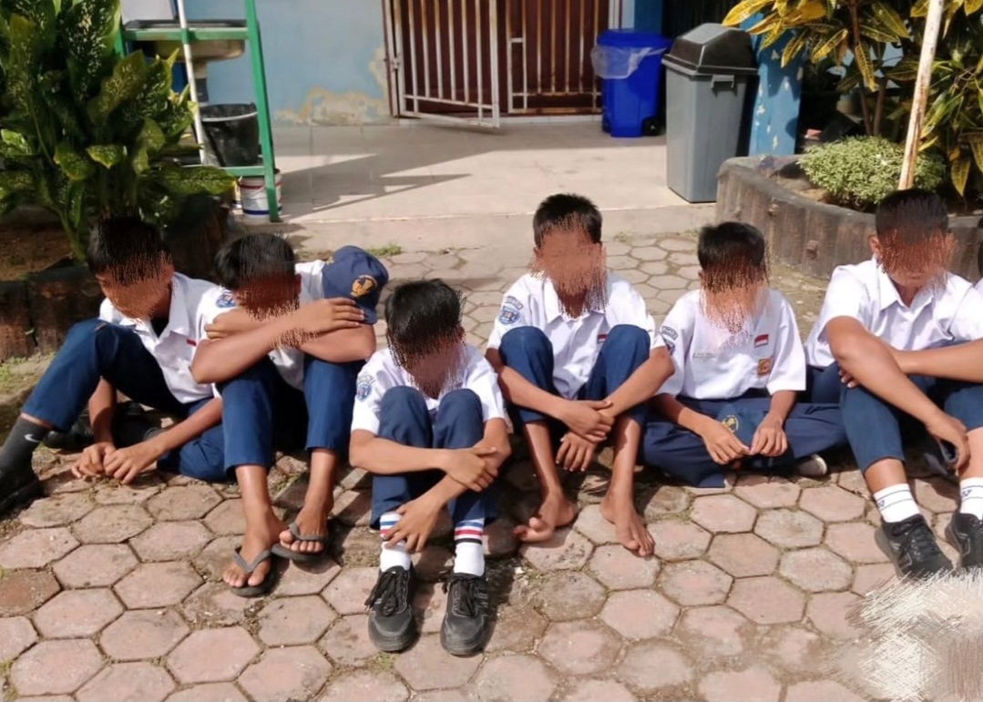Satpol PP Kota Padang Amankan Sepuluh Pelajar yang Keluyuran Saat Jam Pelajaran