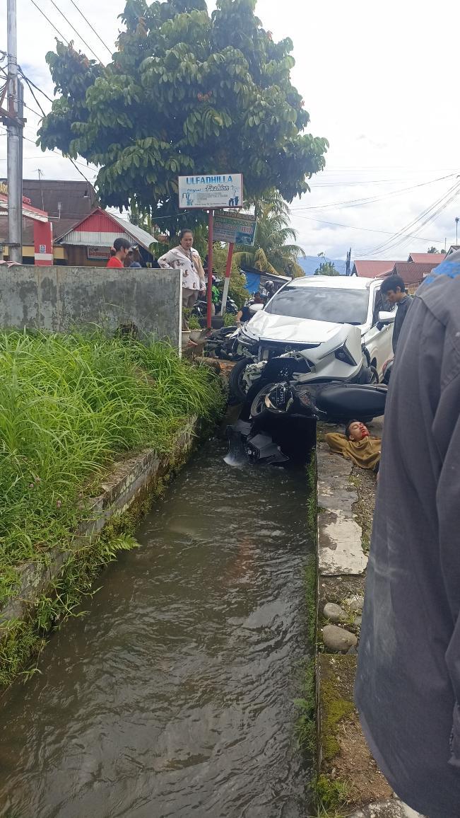 Kecelakaan Lalu Lintas di Jalan Durian Tarung Padang, Dua Pengendara Motor Terluka
