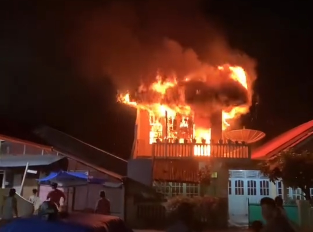 Kebakaran Landa Dua Rumah Kos dan Satu Rumah di Padang, Kerugian Capai Rp250 Juta