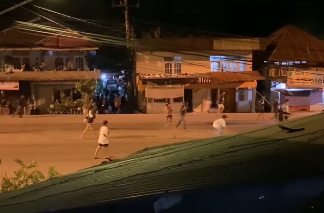 Tawuran Antar Kelompok Terjadi di Tanah Sirah Piai Nan XX, Lubuk Begalung