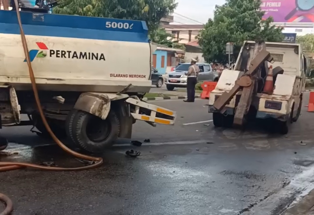 Kronologi Kecelakaan Truk Tangki BBM Didepan Basko GrandMall&nbsp;&nbsp;