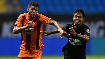 Semen Padang berhasil keluar dari zona degradasi setelah "comeback" atas tuan rumah 3-1