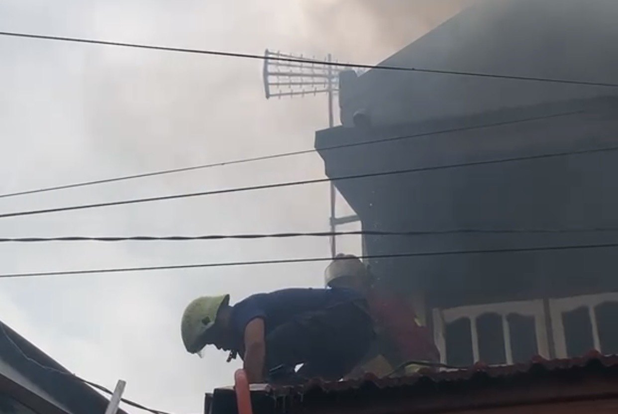 Rumah di Komplek Filano Parak Karakah Padang Terbakar, Kerugian Ditaksir Rp350 Juta