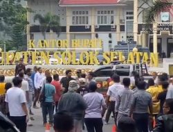 Kericuhan Terjadi Antara Massa Pendukung Calon Bupati Dan Calon Wakil Bupati Solok Selatan