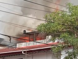 Kebakaran Lantai Tiga Bangunan Rumah Warga, Kerugia Ratusan Juta Rupiah