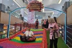 Ramayana Plaza Andalas bersama Carnaval Indonesia Mempersembahkan “Baralek Gadang: Plaza Andalas Karnaval”