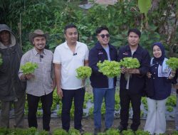 Vasko Ruseimy dan TGercep Kunjungi Petani Millenial Di Alahan Panjang: Percontohan Program Nagari Creative Hub