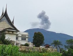 Gunung Marapi Di Sumatera Barat Kembali Mengalami Erupsi