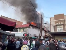 Kebakaran di Kompleks Nusantara Guilding Padang Hanguskan Delapan Toko, Tak Ada Korban Jiwa