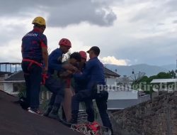 Menegangkan !!! Aksi Heroik Petugas Pemadam Kebakaran Kota Padang Gagalkan Percobaan Bunuh Diri