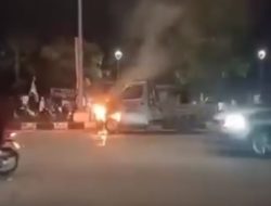Mobil Pikap Terbakar di Jalan Khatib Sulaiman Padang, Tidak Ada Korban Jiwa