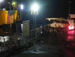 Cuaca Buruk Ganggu Aktivitas Penyeberangan Merak Bakauheni
