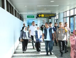 Wakapolda Sumbar dan Forkopimda Sambut Kedatangan Irjen Pol Gatot Tri Suryanta di Bandara Internasional Minangkabau