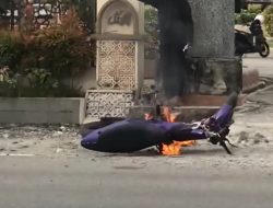 Tak Terima Ditilang, Pengendara di Pasaman Barat Nekat Bakar Motor Sendiri